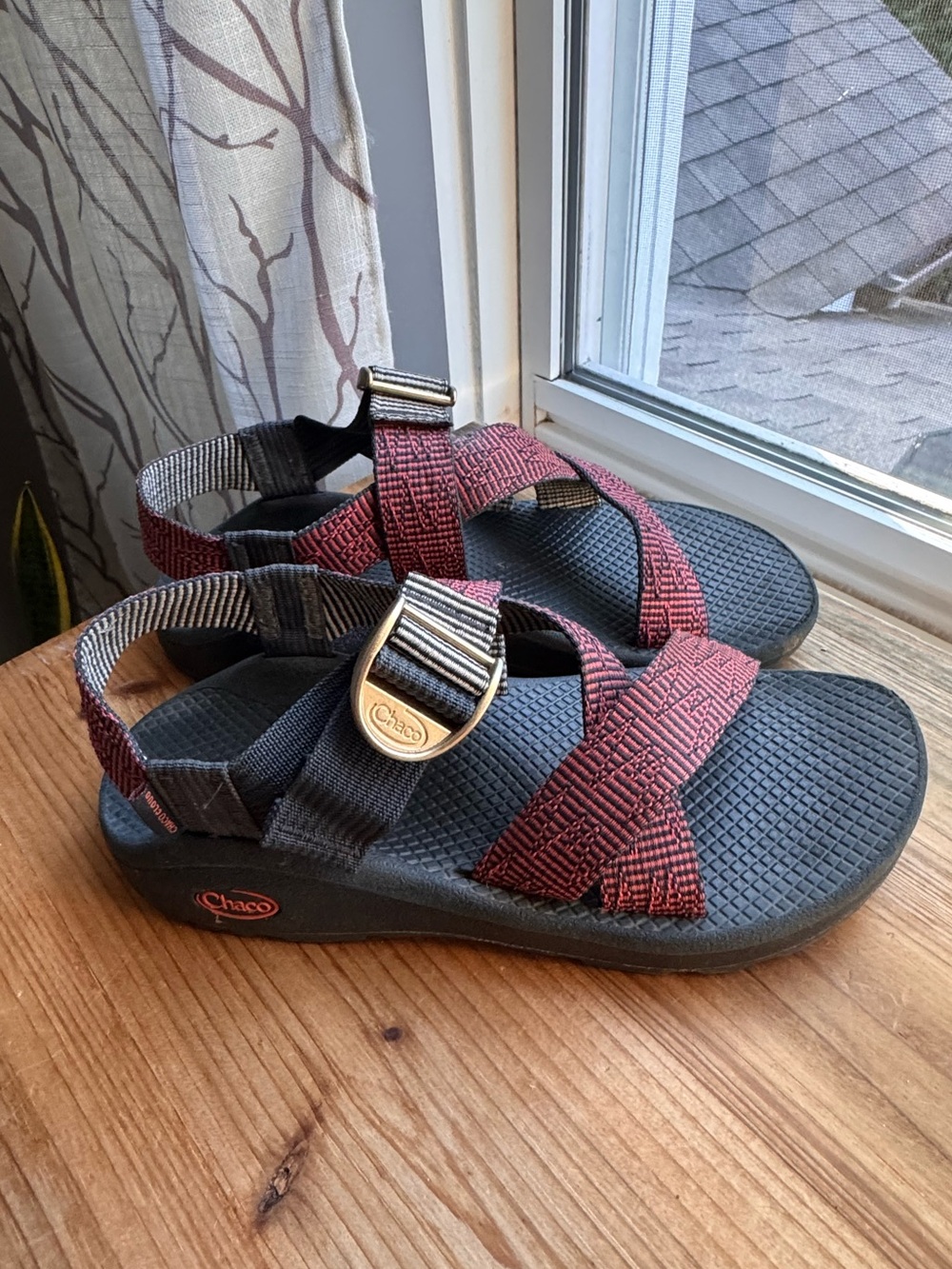 Chaco ZX/2 Classic Sandals Womens 8 Red Black Strappy Hiking Outdoor